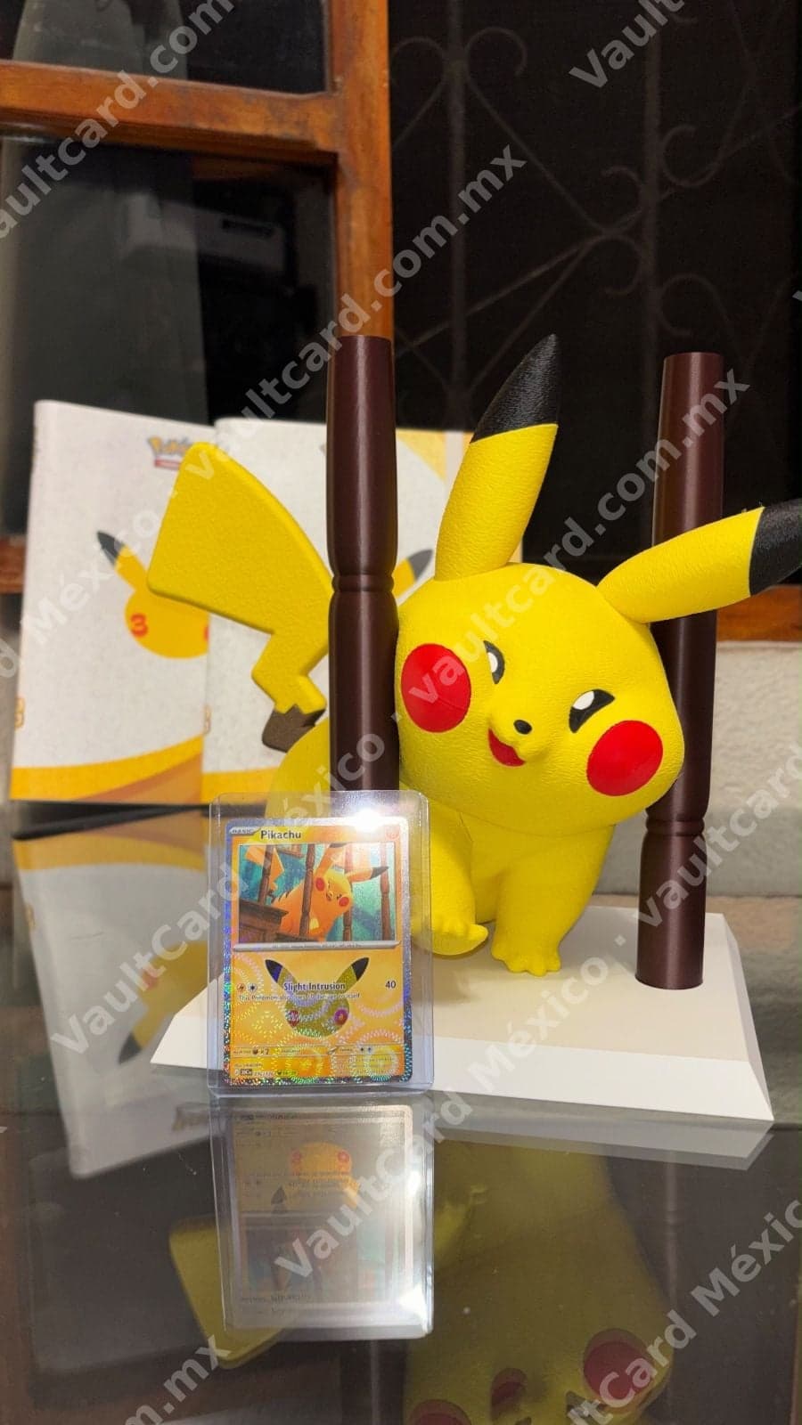 Figura Pikachu del 30th Celebration escalado a 23cm