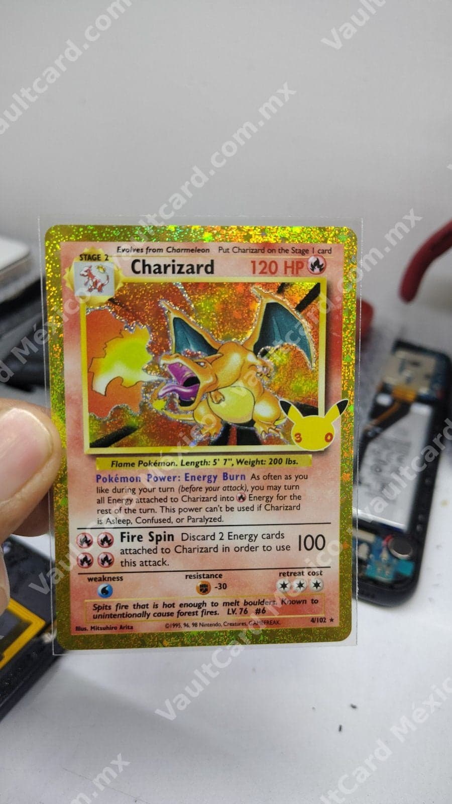 Charizard 4/102 - Celebrations Classic Collection Inglés Holo