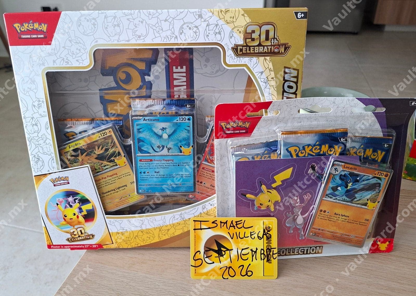 Lote Pokémon TCG 30th Celebration - Poster Collection + Blister Inglés