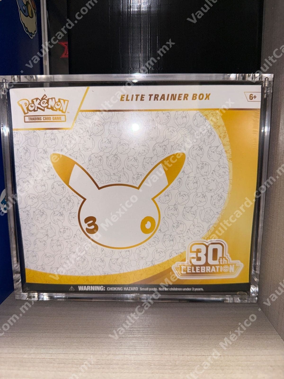Pokémon TCG Elite Trainer Box 30th Celebration - Inglés (Sellado) — foto 1