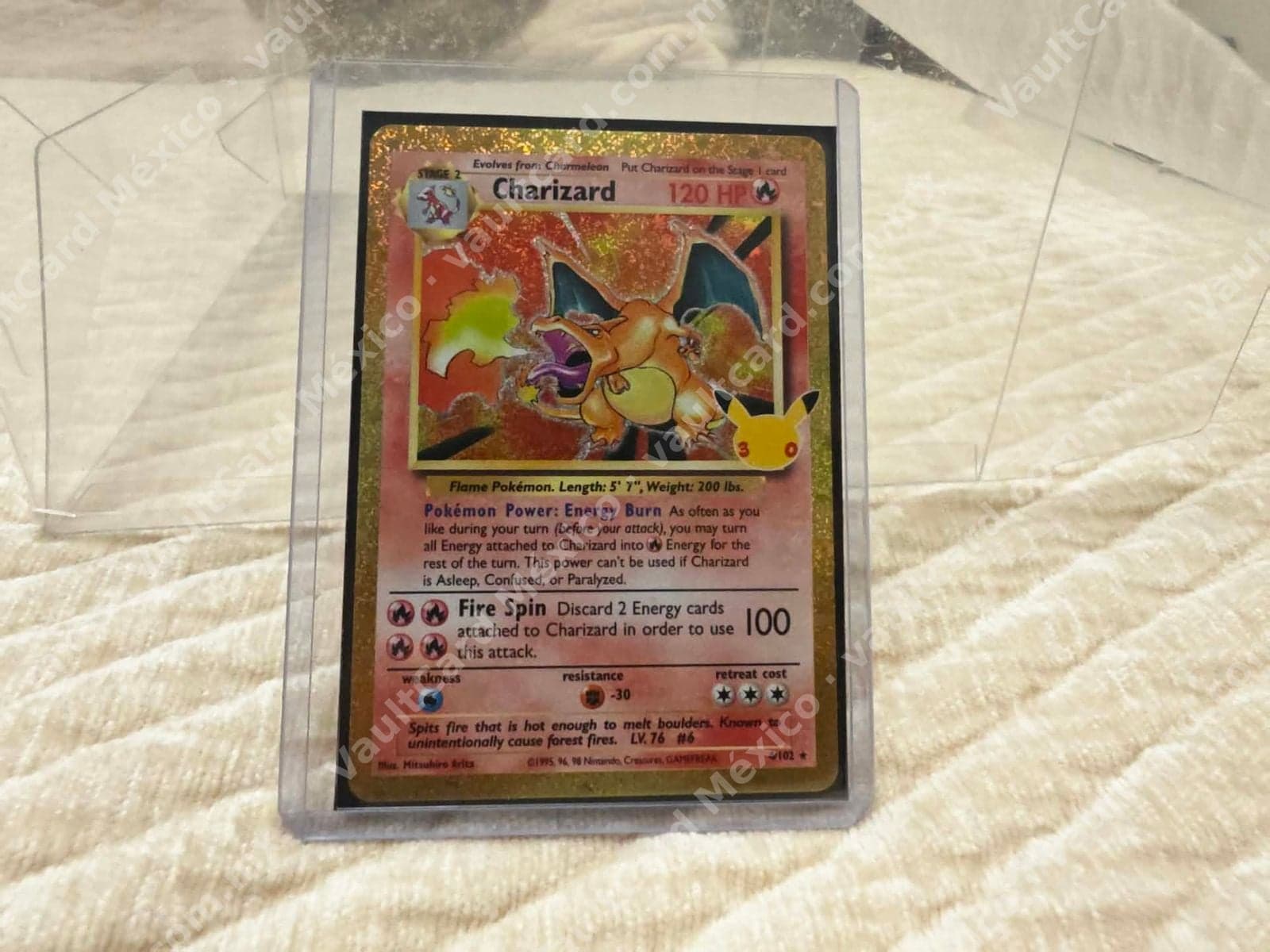 Charizard 4/102 - Celebrations Classic Collection Inglés