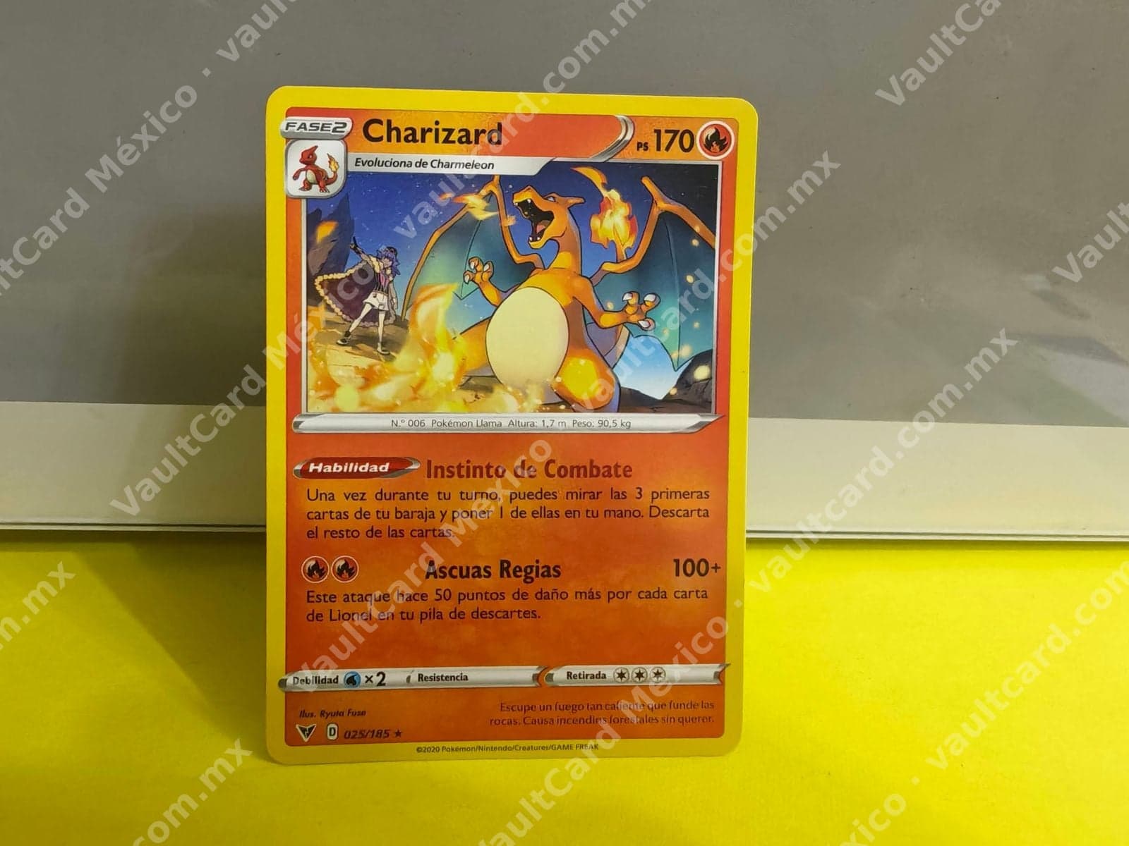 Charizard 025/185 - Voltaje Vívido (VIV) Español