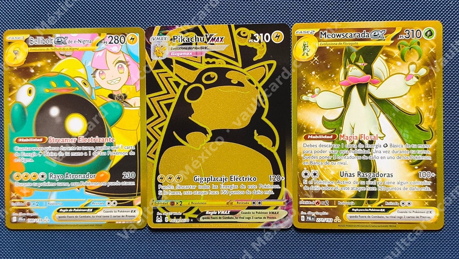 Lote 3 Cartas Doradas Pokémon: Bellibolt ex 188/159, Pikachu VMAX TG29/TG30, Meowscarada ex 271/193 - Español
