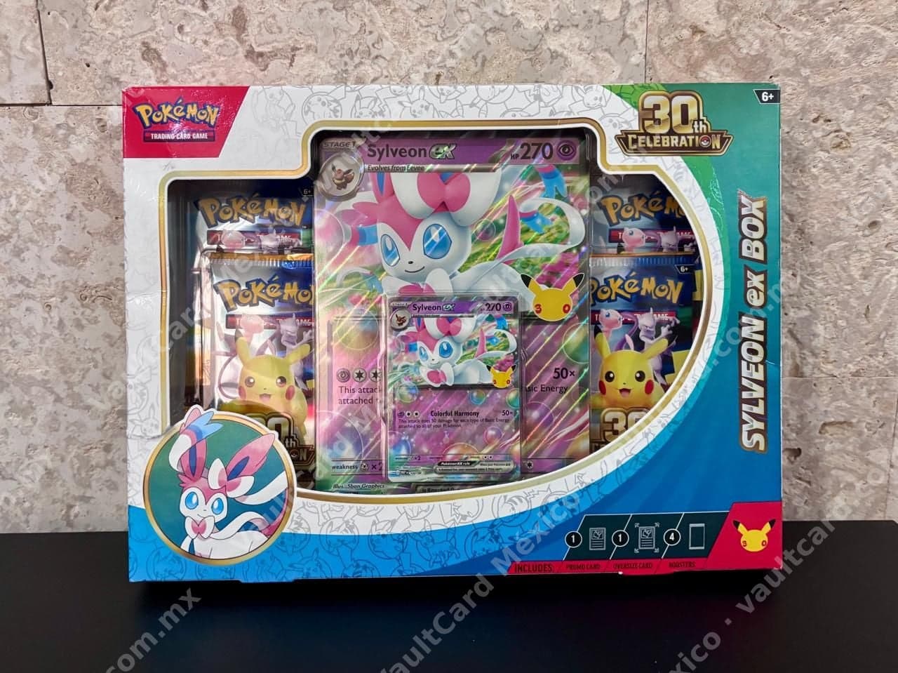 Sylveon ex Box 30th Celebration - Pokémon TCG Inglés Sellado (Daño en caja)