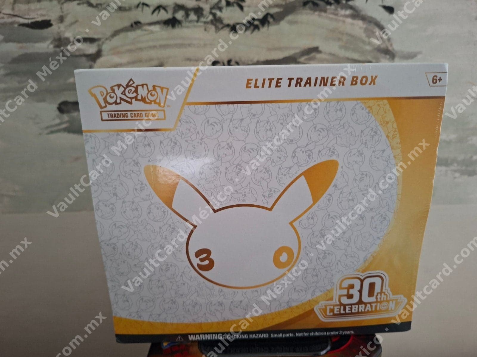 Elite Trainer Box Pokémon 30th Celebration - Inglés Sellado