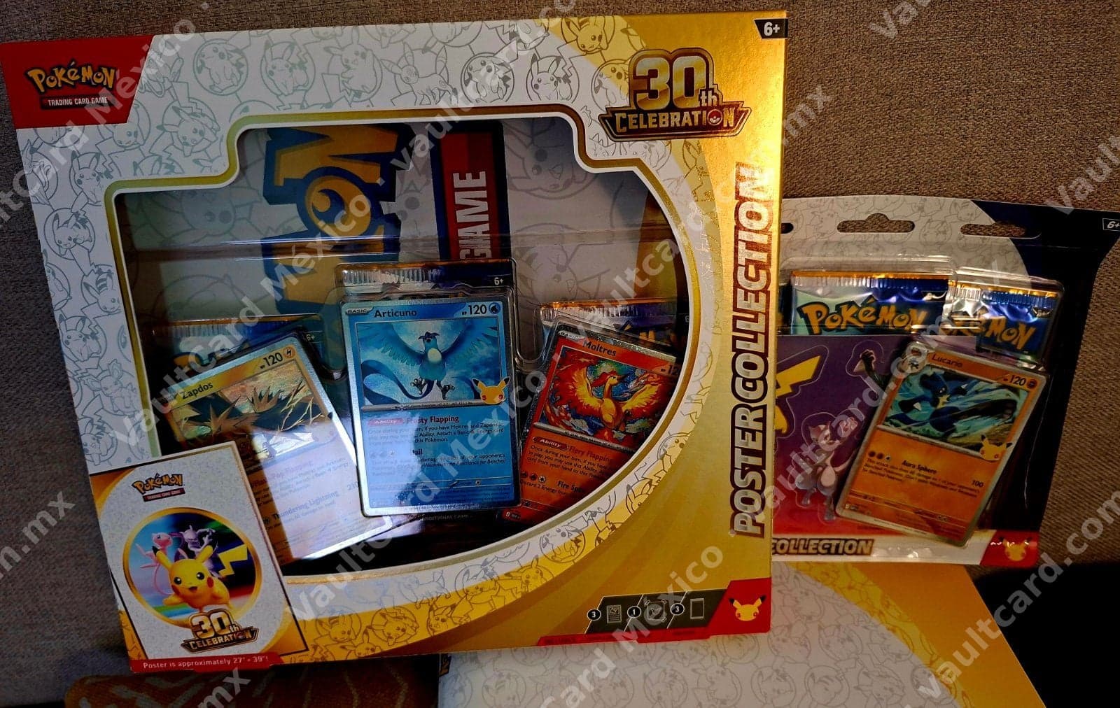 Pokémon TCG 30th Celebration Poster Collection + Blister Lucario - Inglés (Sellado)