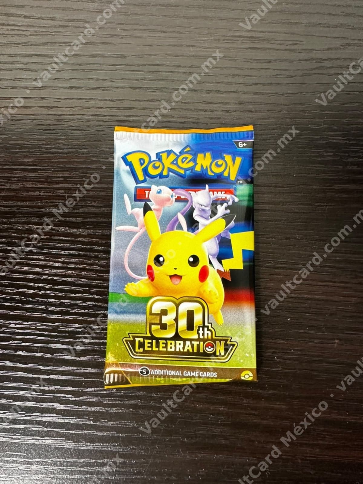 Sobre Sellado Pokémon TCG 30th Celebration - Inglés (5 cartas)