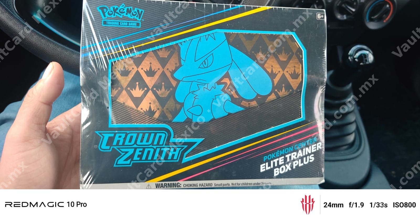 Crown Zenith Elite Trainer Box Plus - Pokémon Center Inglés Sellado