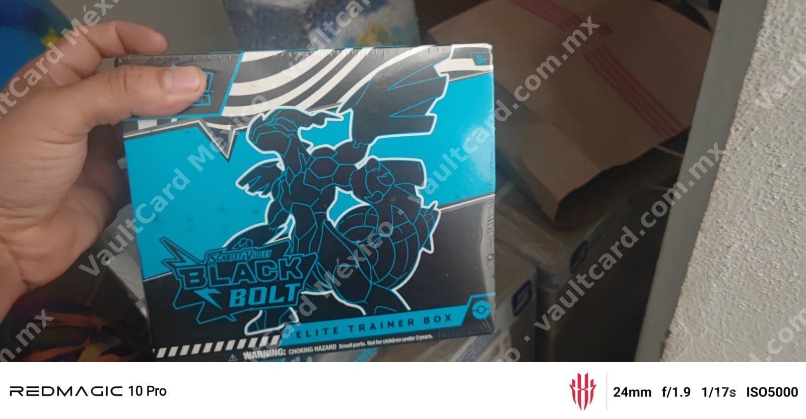 Elite Trainer Box Scarlet & Violet Black Bolt - Sellada Inglés