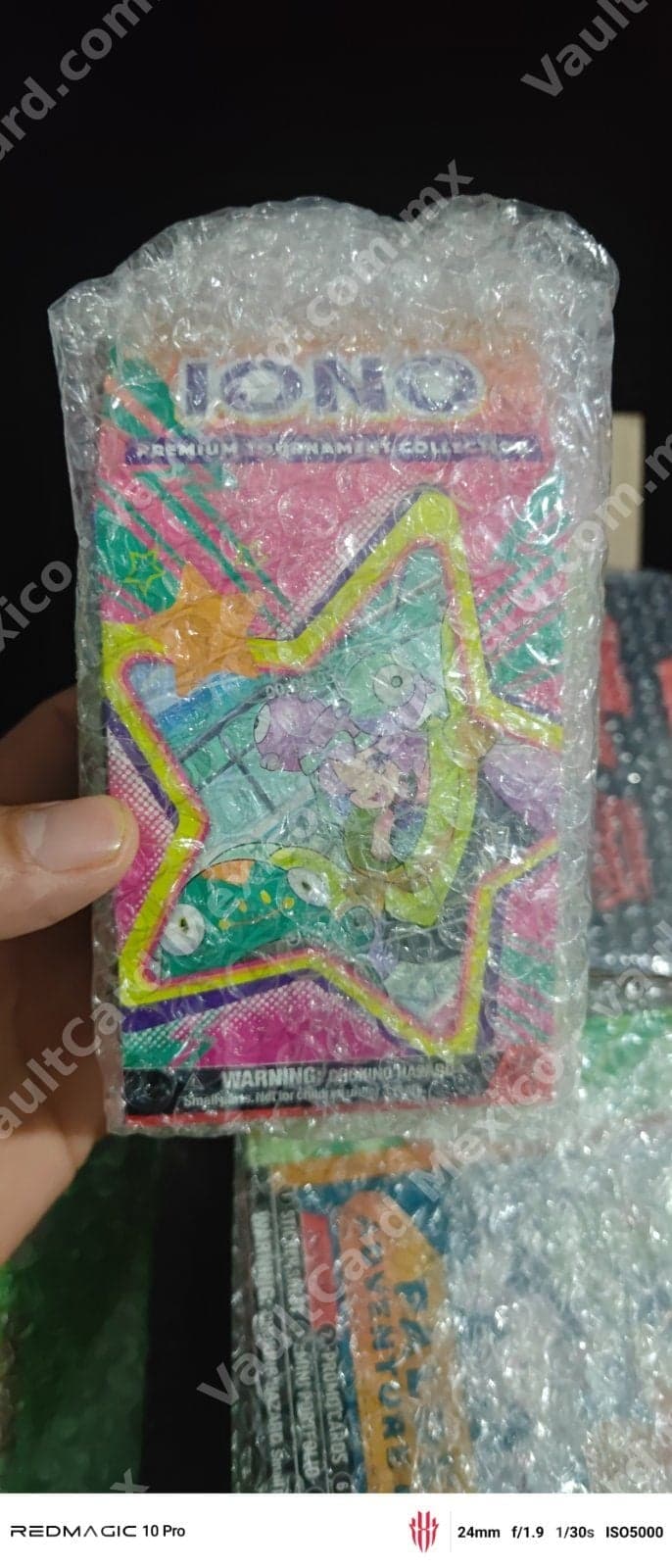Iono Premium Tournament Collection - Pokémon TCG Inglés (Sellado)