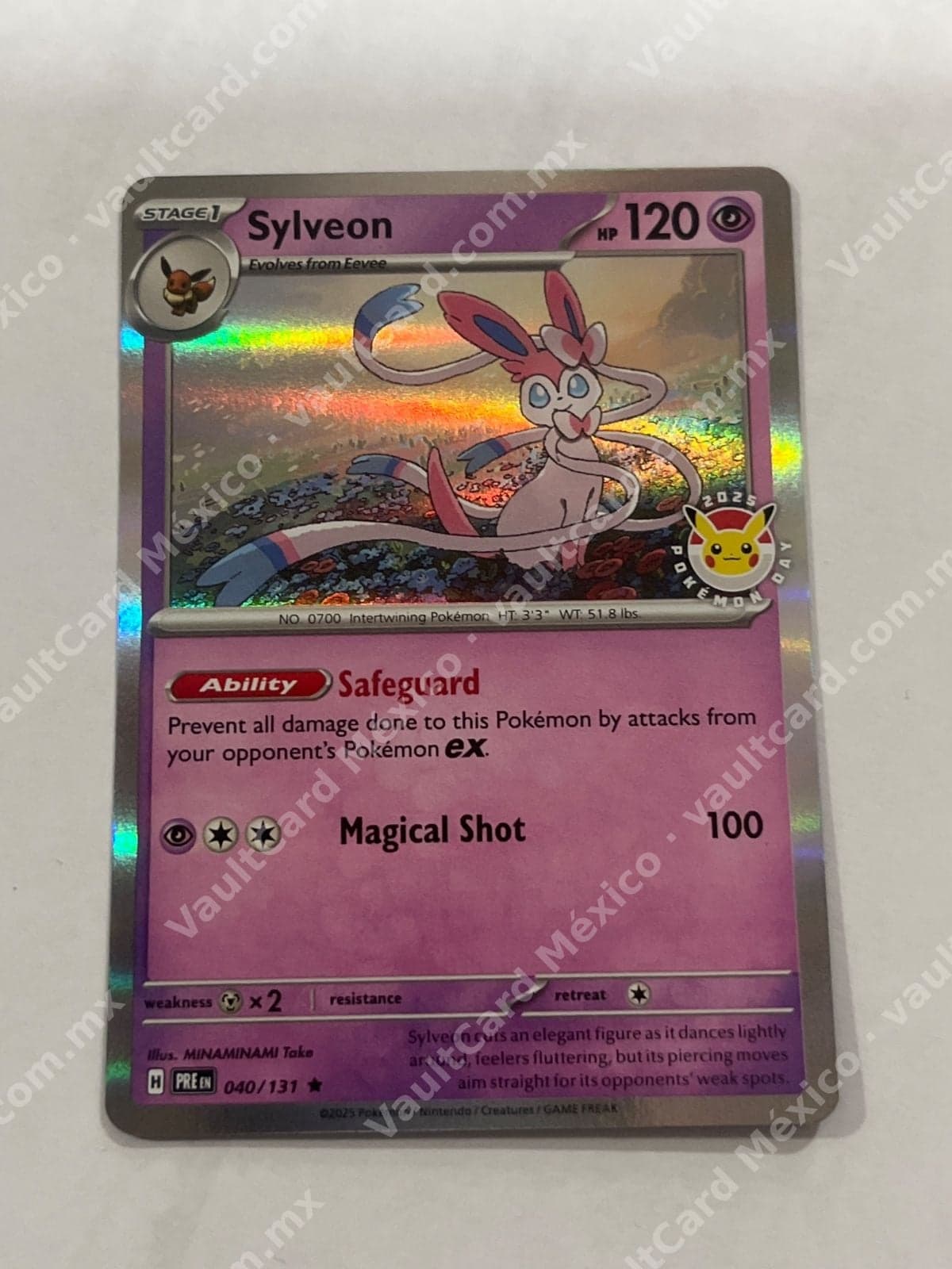 Sylveon 040/131 - Prismatic Evolutions (PRE) Pokémon Day 2025 Inglés