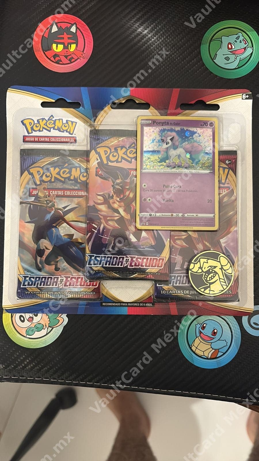 Blister Triple Pokémon Espada y Escudo - 3 Sobres + Carta Ponyta de Galar + Moneda (Español)