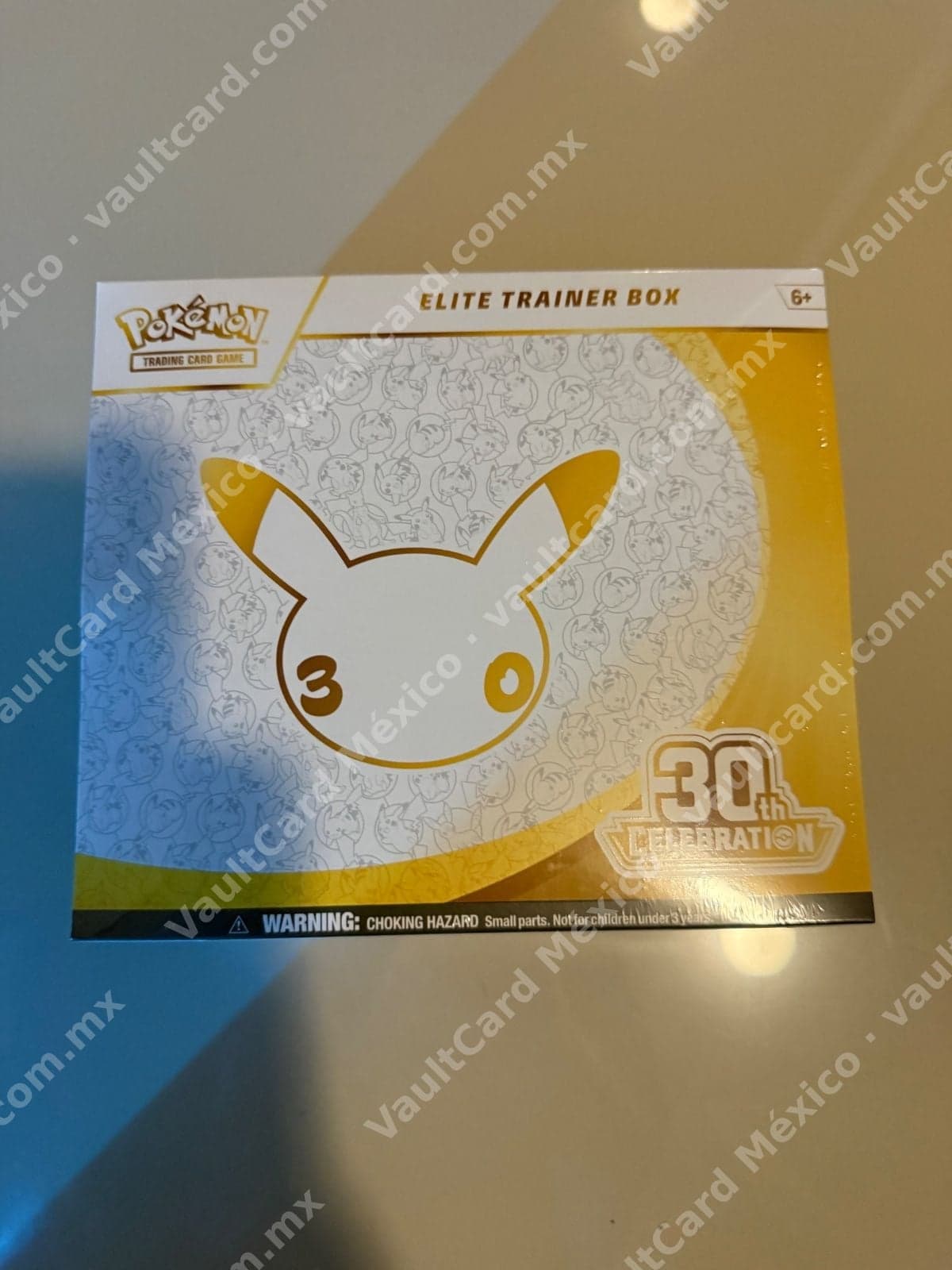 Pokémon Elite Trainer Box 30th Celebration - Sellada Inglés