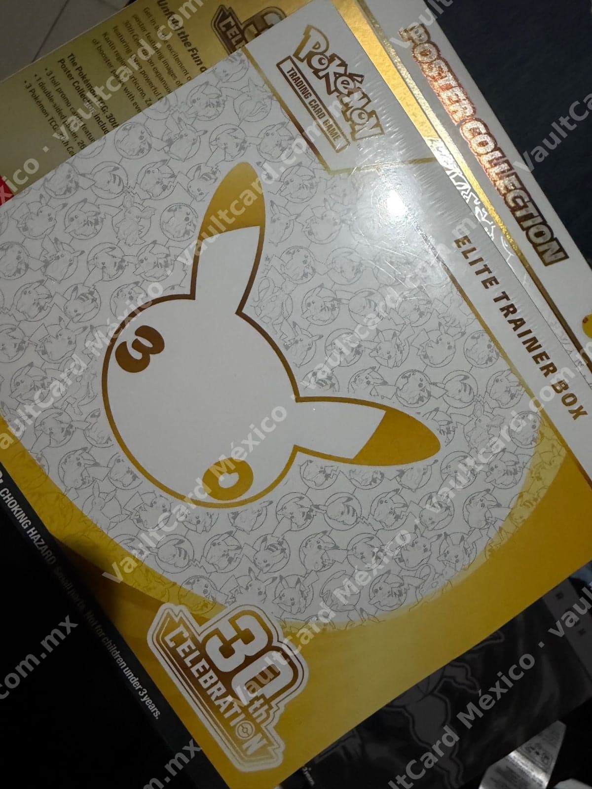Pokémon TCG 30th Anniversary Celebration Elite Trainer Box - Poster Collection Inglés Sellado