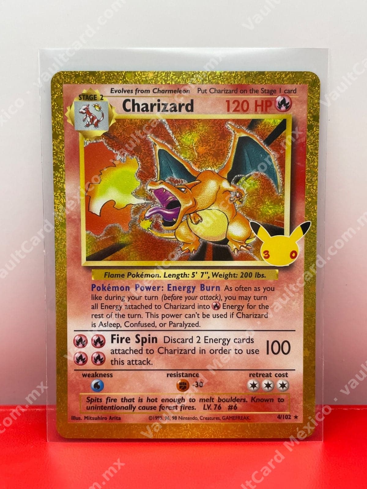 30th Celebration Charizard 4/102 - Classic Collection Inglés