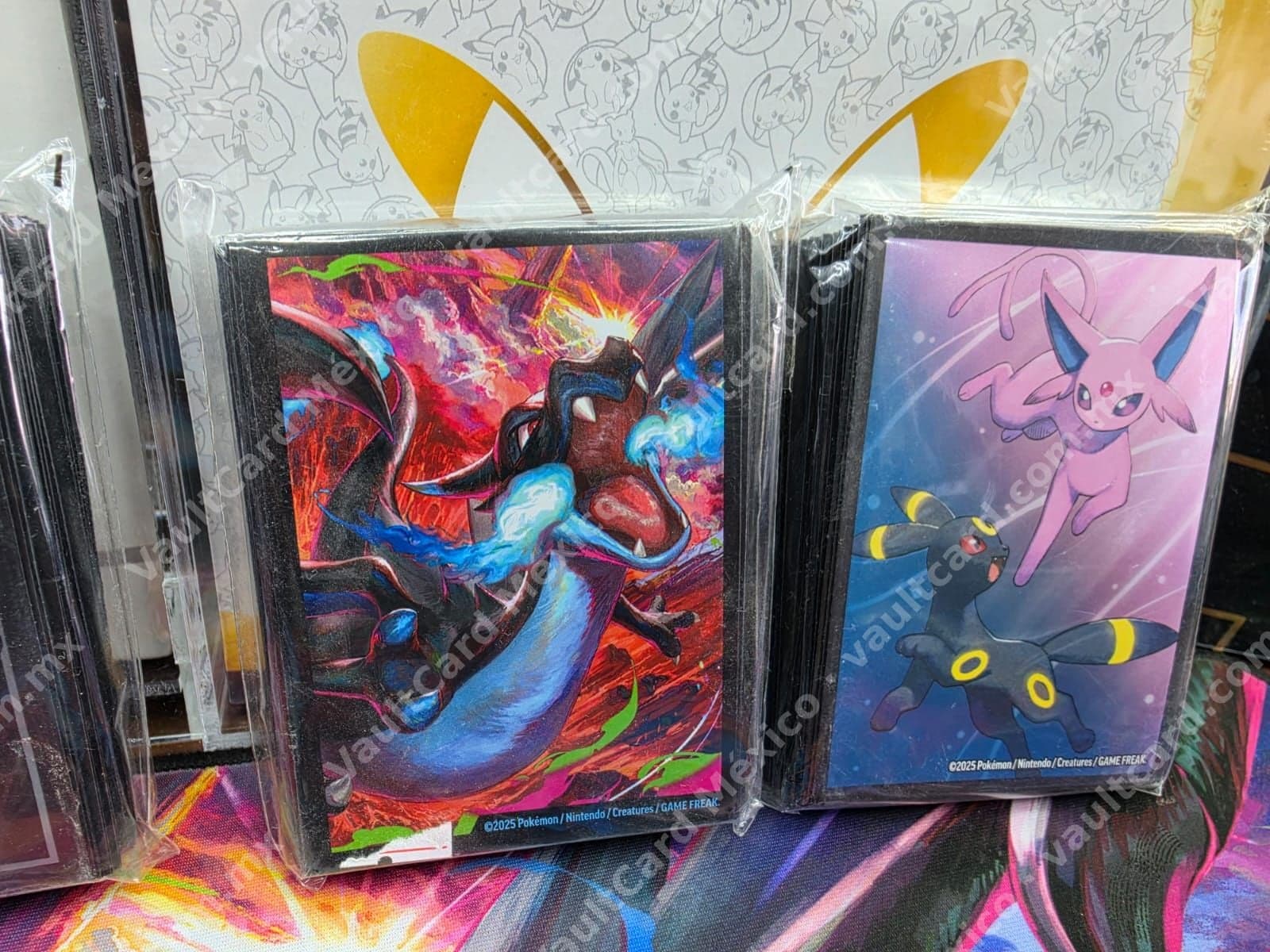 Micas / Protectores Pokémon TCG - Mega Charizard X o Espeon & Umbreon (2025)