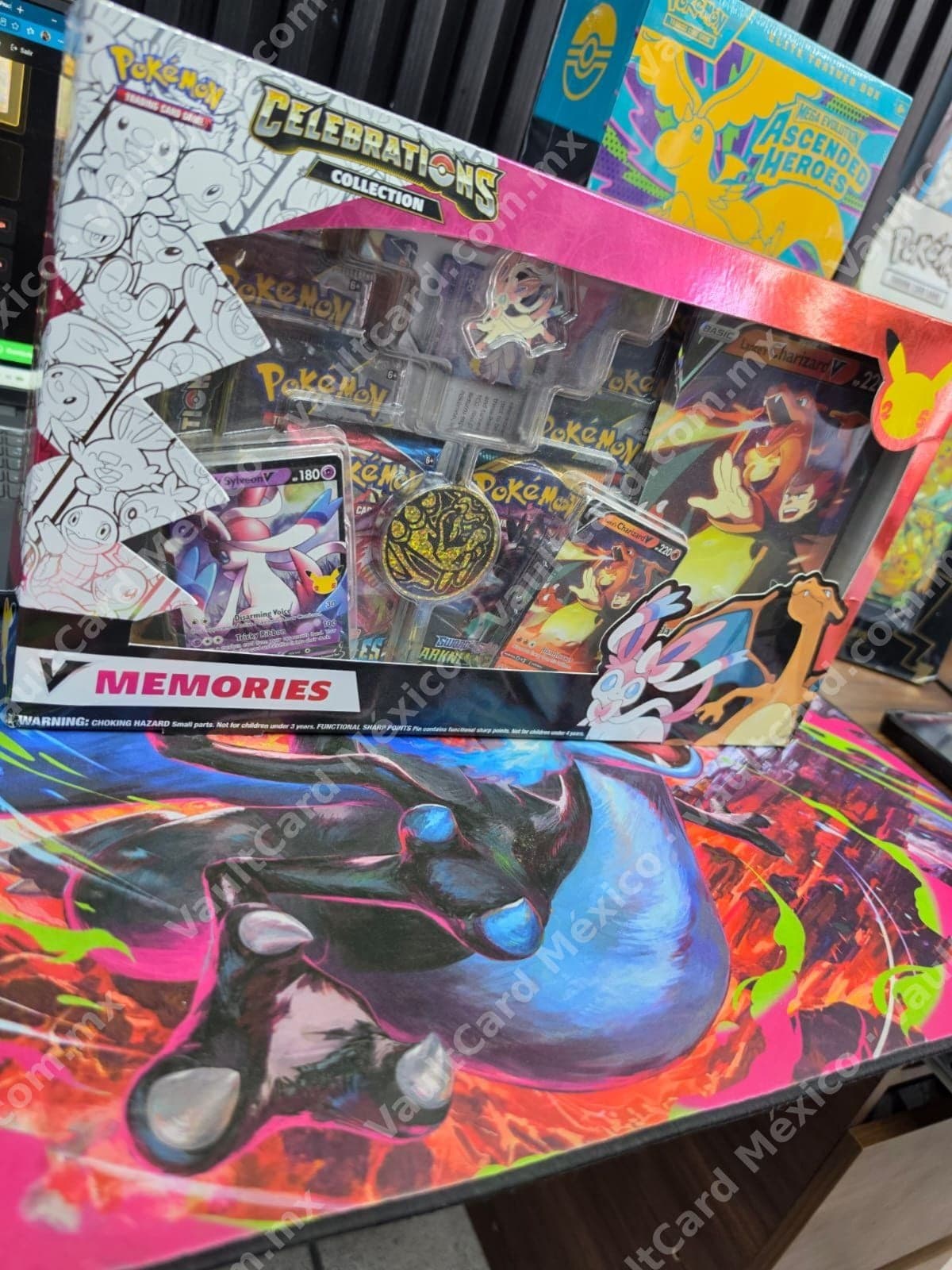Pokémon Celebrations Collection V Memories - Lance's Charizard V & Sylveon V (Inglés)