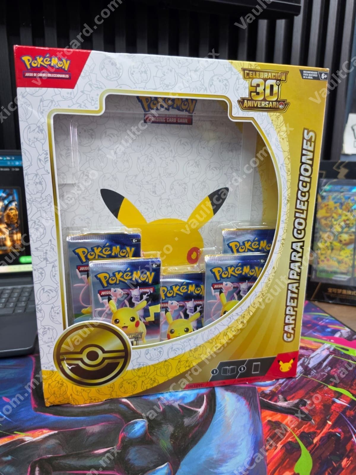 Pokémon TCG Carpeta para Colecciones Celebración 30° Aniversario - Español (Sellado)