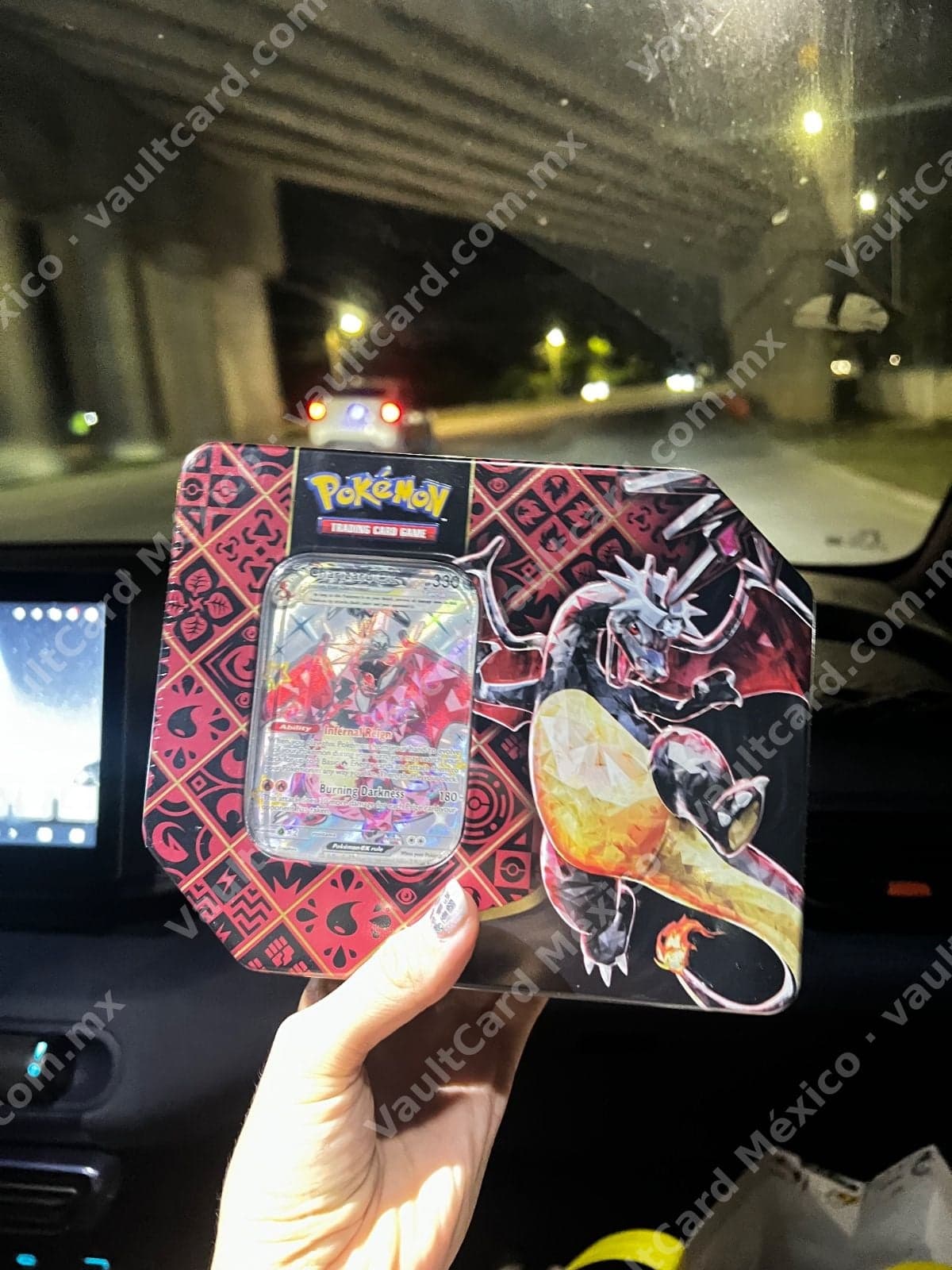 Paldean Fates Charizard ex Tin - Producto Sellado Inglés