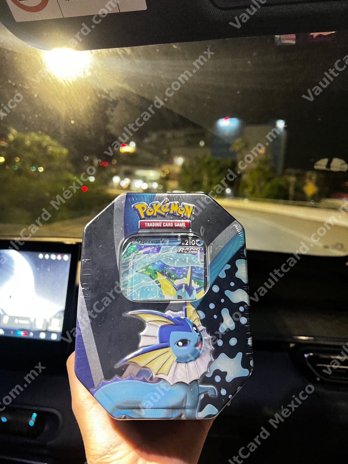 Eevee Evolutions Tin Vaporeon V - Sellada (Inglés)