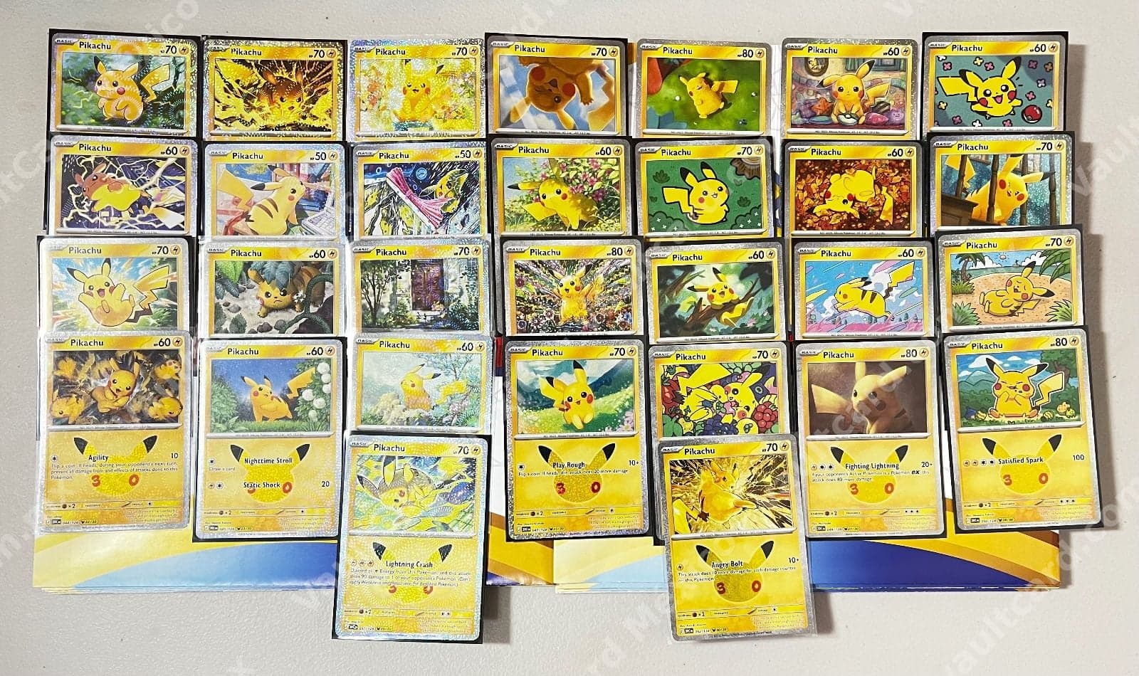 Lote Pikachu Colección COMPLETA de 30th Celebration - 30 Pikachus Diferentes