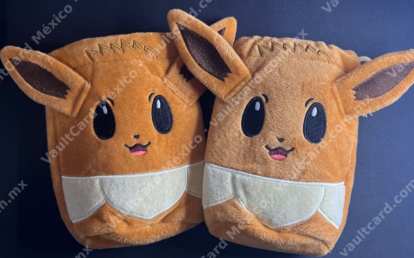 Peluche Eevee Pokémon - Deck Bag Coleccionable