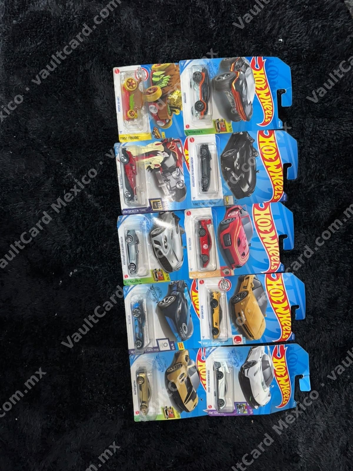 Lote de 10 Hot Wheels en blíster sellado - Varios modelos (Fast Foodie, HW Exotics, Tokyo 2020 y más)
