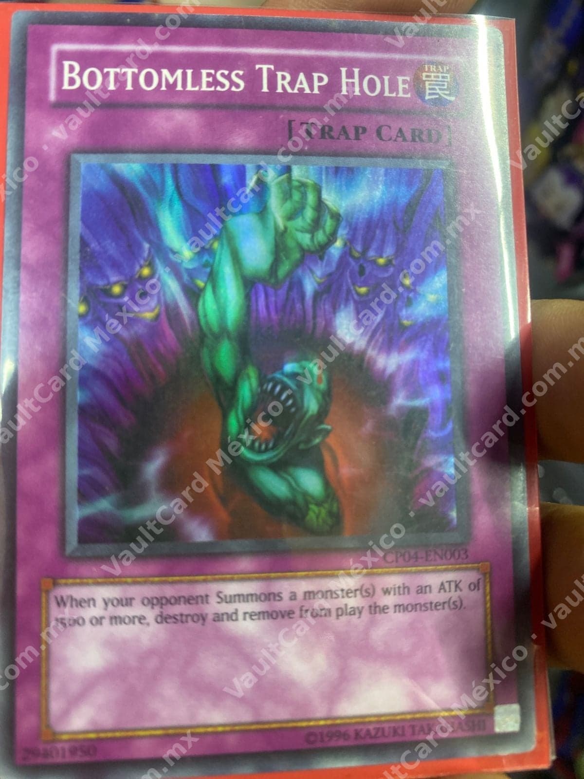 Bottomless Trap Hole CP04-EN003 Inglés - Carta Trampa Yu-Gi-Oh!