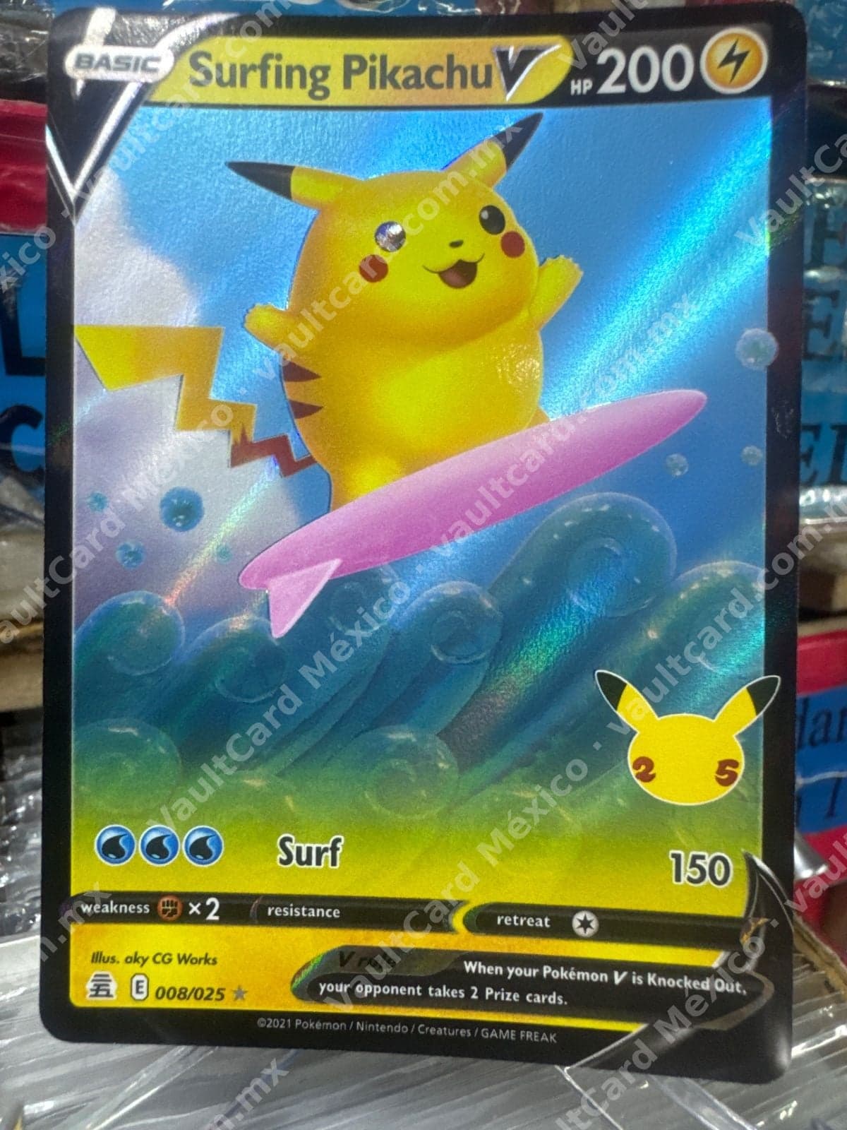 Surfing Pikachu V 008/025 - Celebraciones 25 Aniversario Inglés