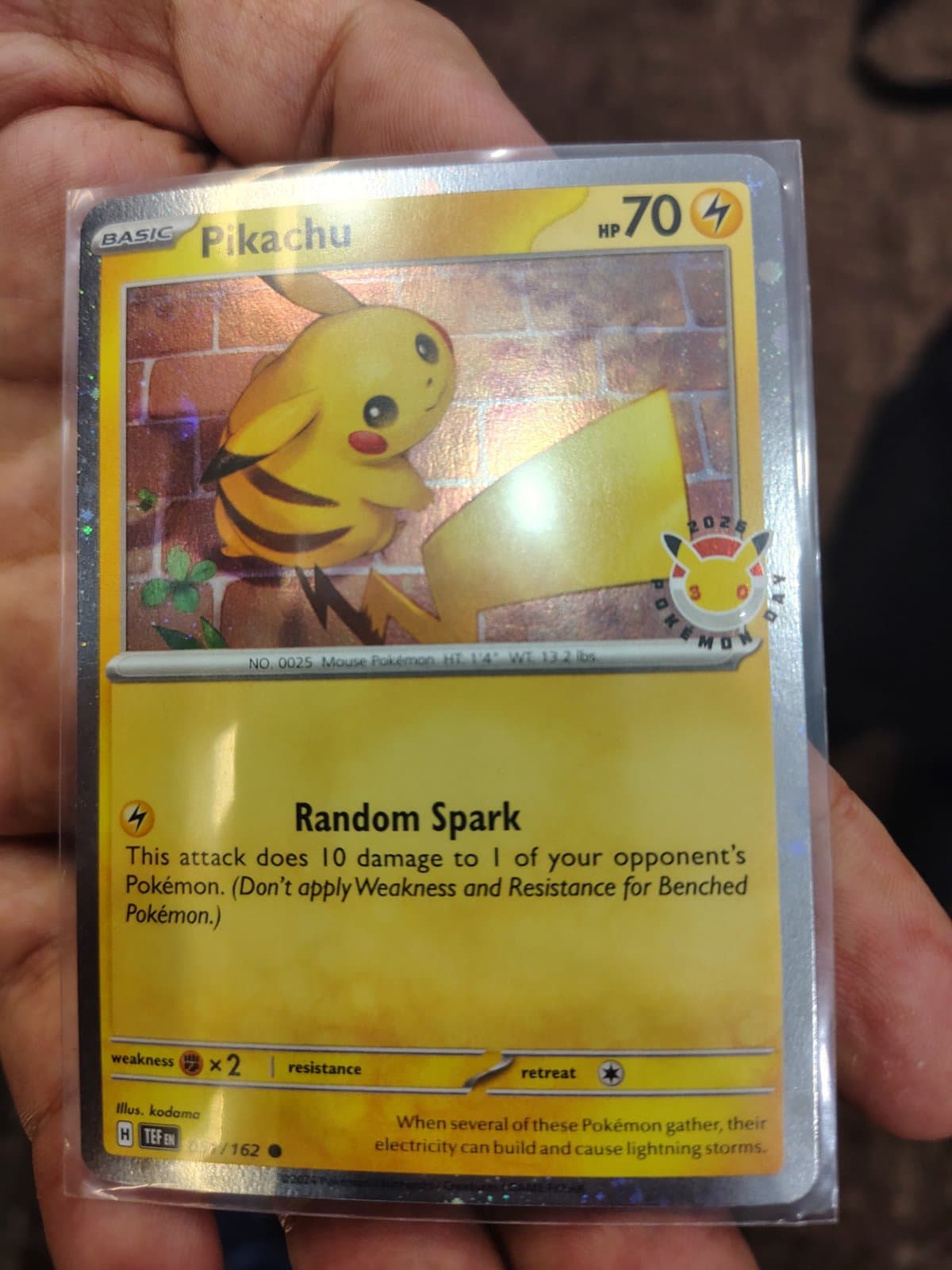Pikachu - Temporal Forces (TEF) Inglés - Pokémon Day 2026 Holo